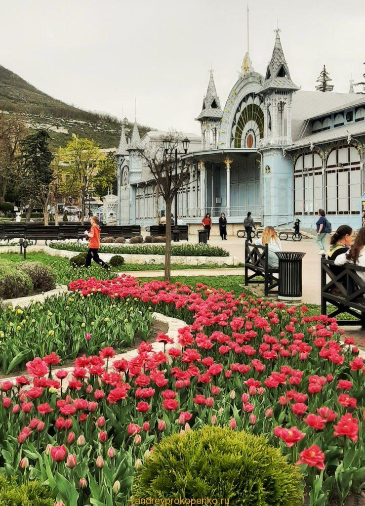 Весенняя красота парка Цветник в Пятигорске