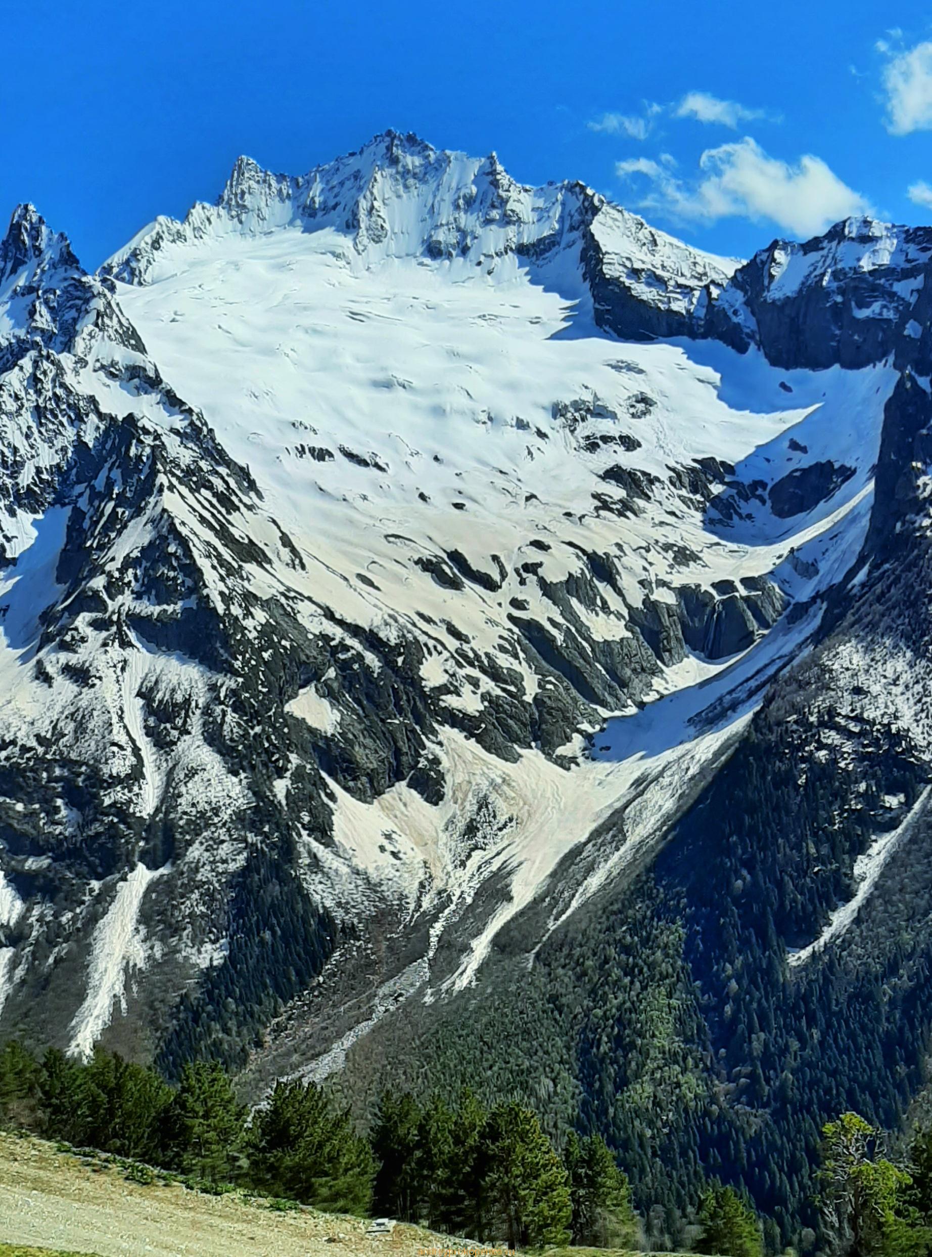 Путешествие в сказку. Домбайские вершины и сосны