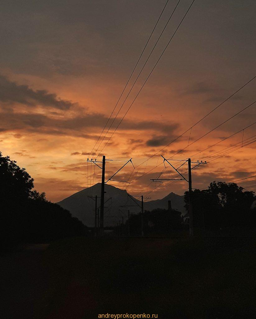 Закат на железной дороге в Пятигорске