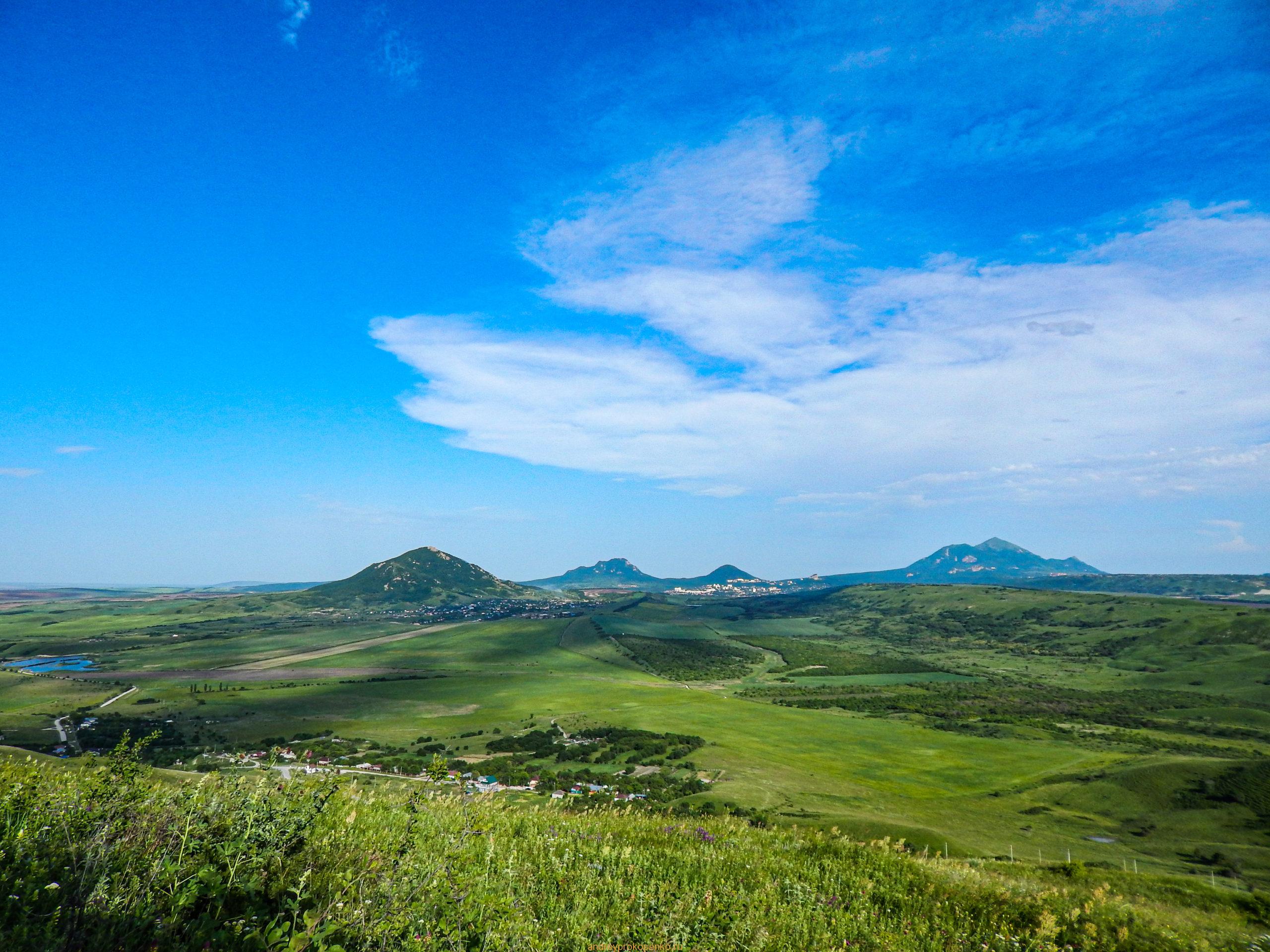 Поход на гору Верблюд на КМВ. Лето, цветы, облака