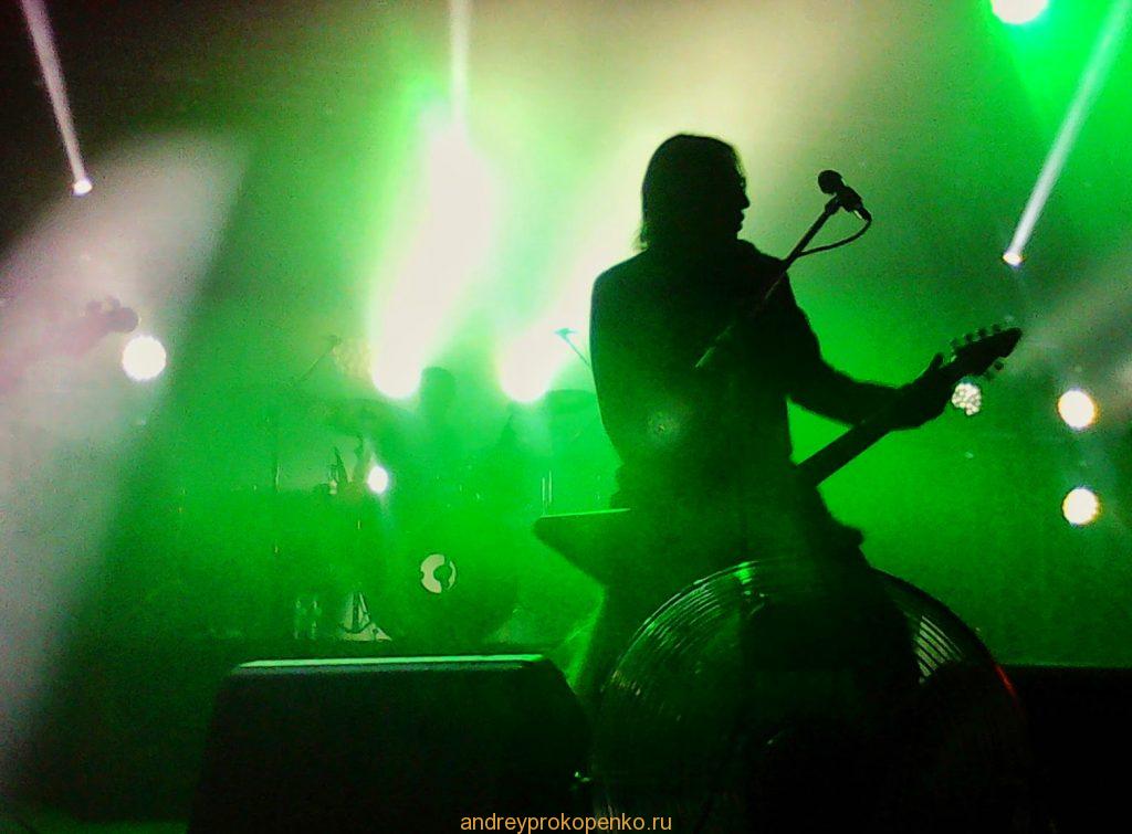 Огни сцены. Софиты и музыканты