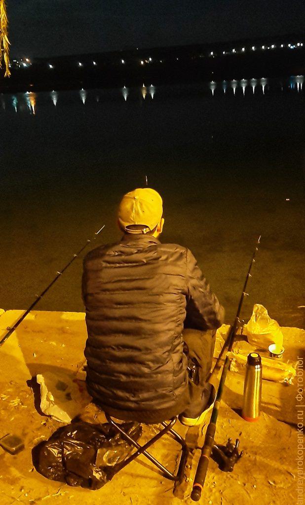 Осенняя вечерняя рыбалка на Новопятигорском озере
