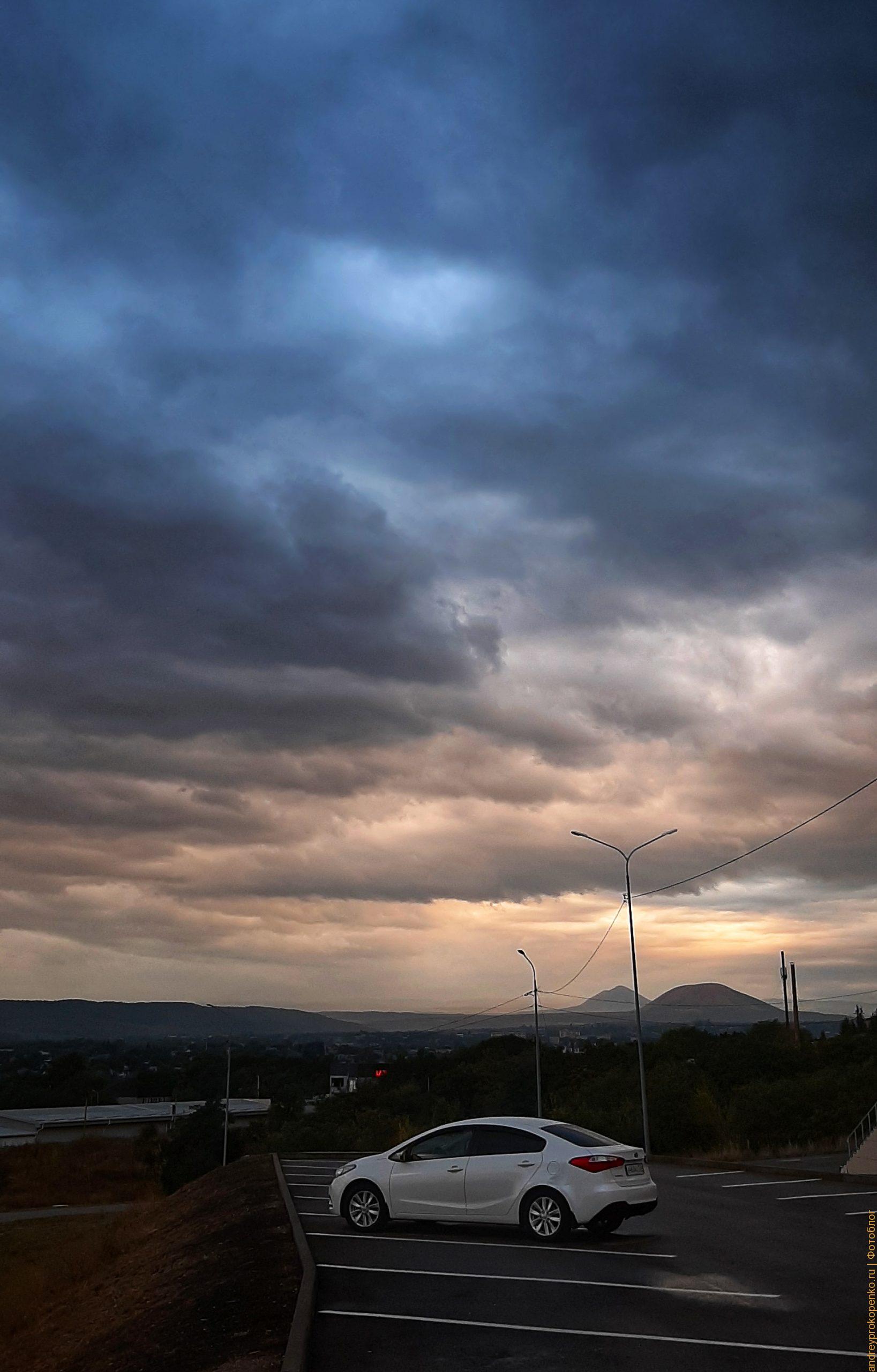 Закат в Пятигорске перед дождем