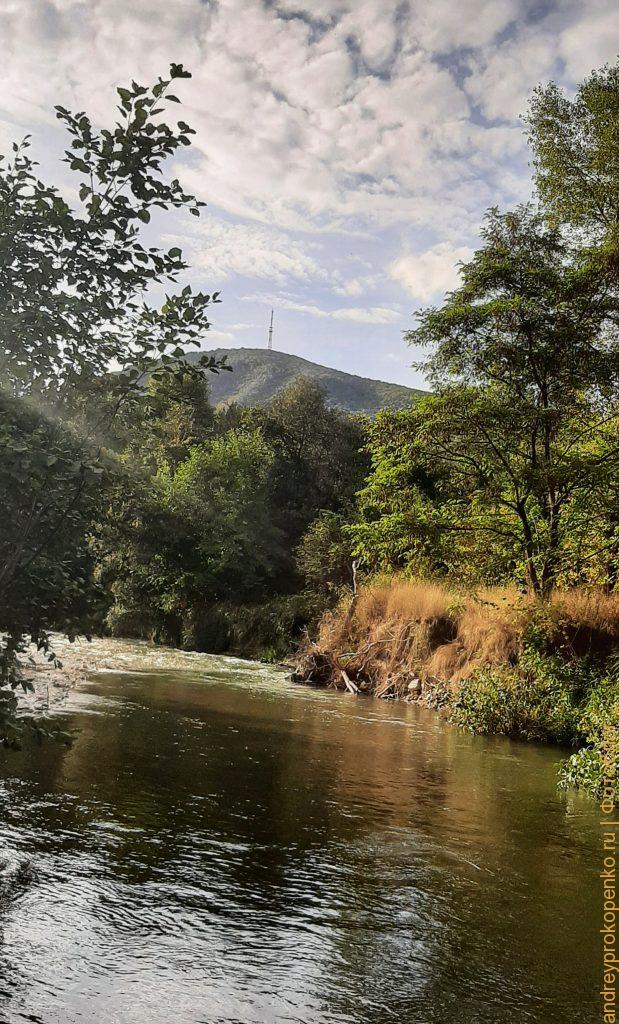 Осенняя прогулка около горной реки Подкумок в Пятигорске