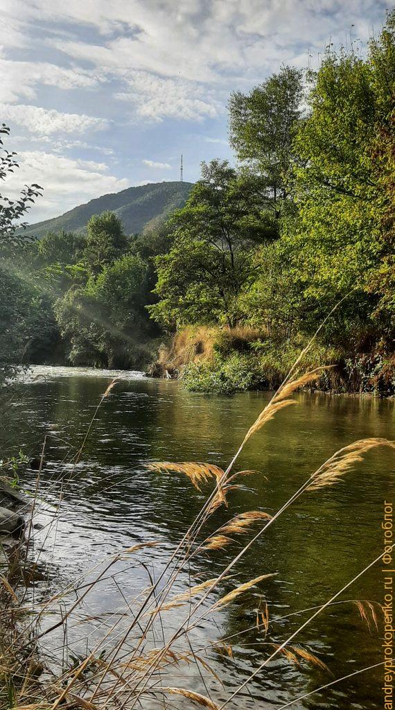 Осенняя прогулка около горной реки Подкумок в Пятигорске