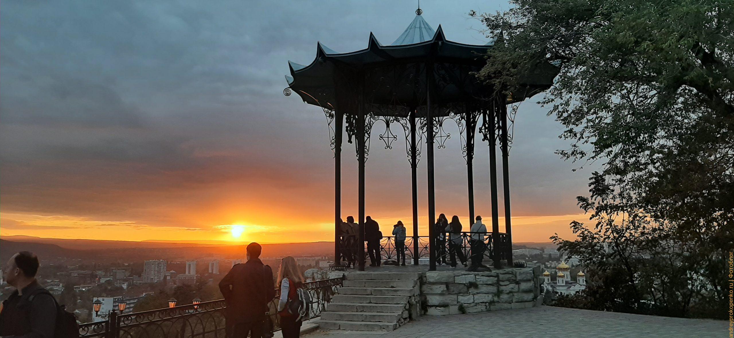 Идеальный закат в парке Цветник в Пятигорске