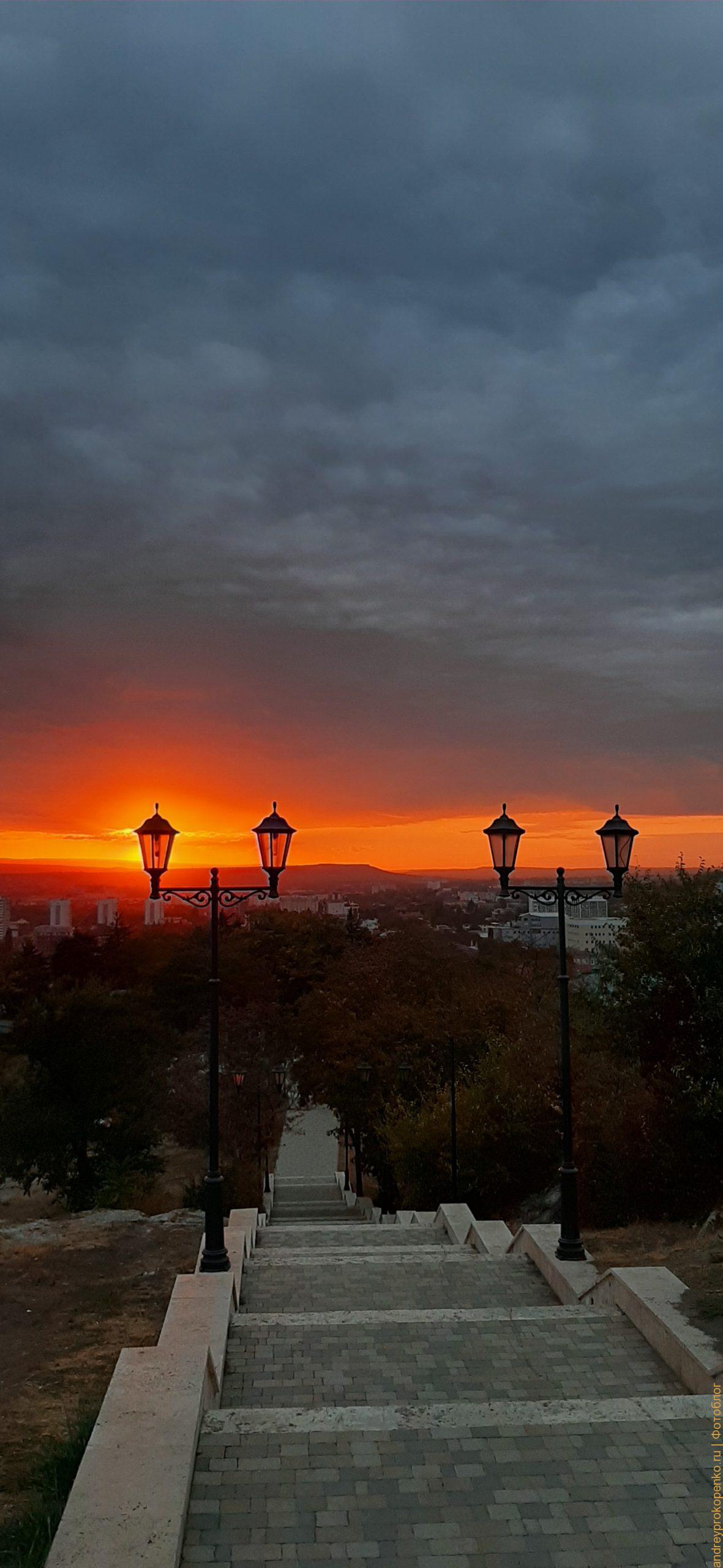 Идеальный закат в парке Цветник в Пятигорске