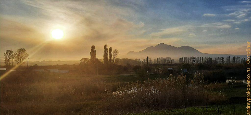 Рыбалка и закат с видом на горы региона КМВ