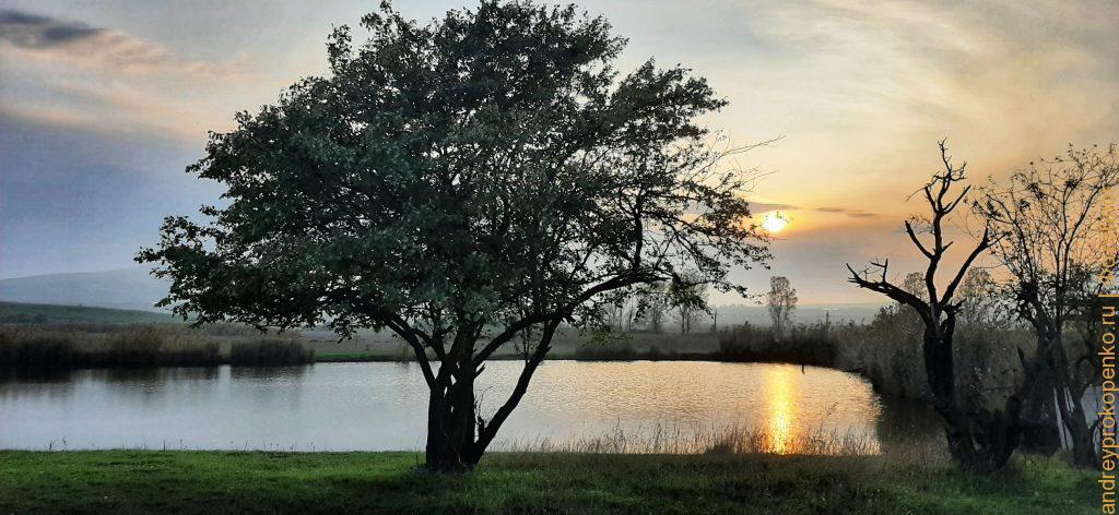 Рыбалка и закат с видом на горы региона КМВ