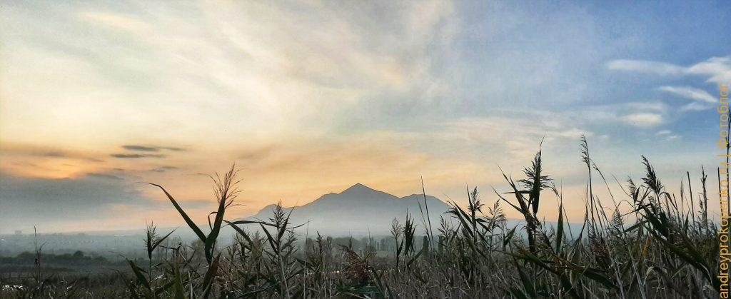 Рыбалка и закат с видом на горы региона КМВ