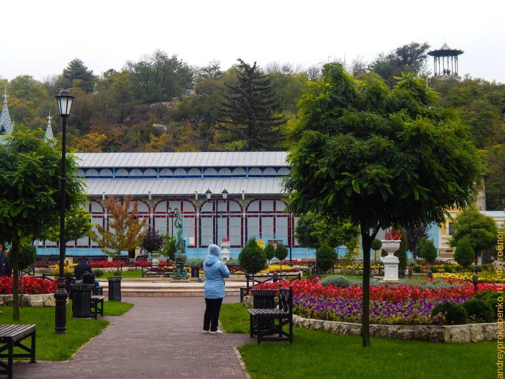 Люди в Парке Цветник. Курорт Пятигорск