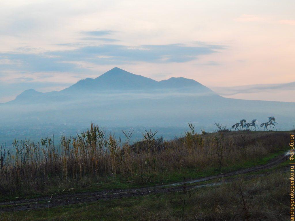 Металлические кони в регионе КМВ