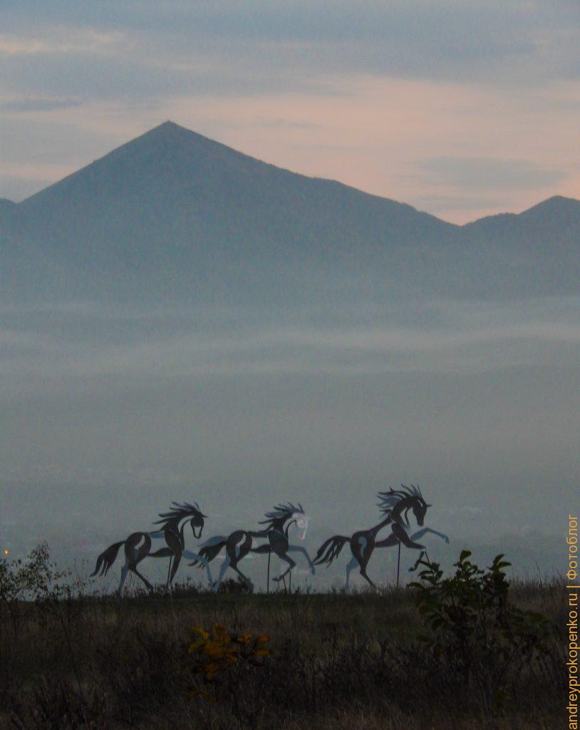 Металлические кони в регионе КМВ
