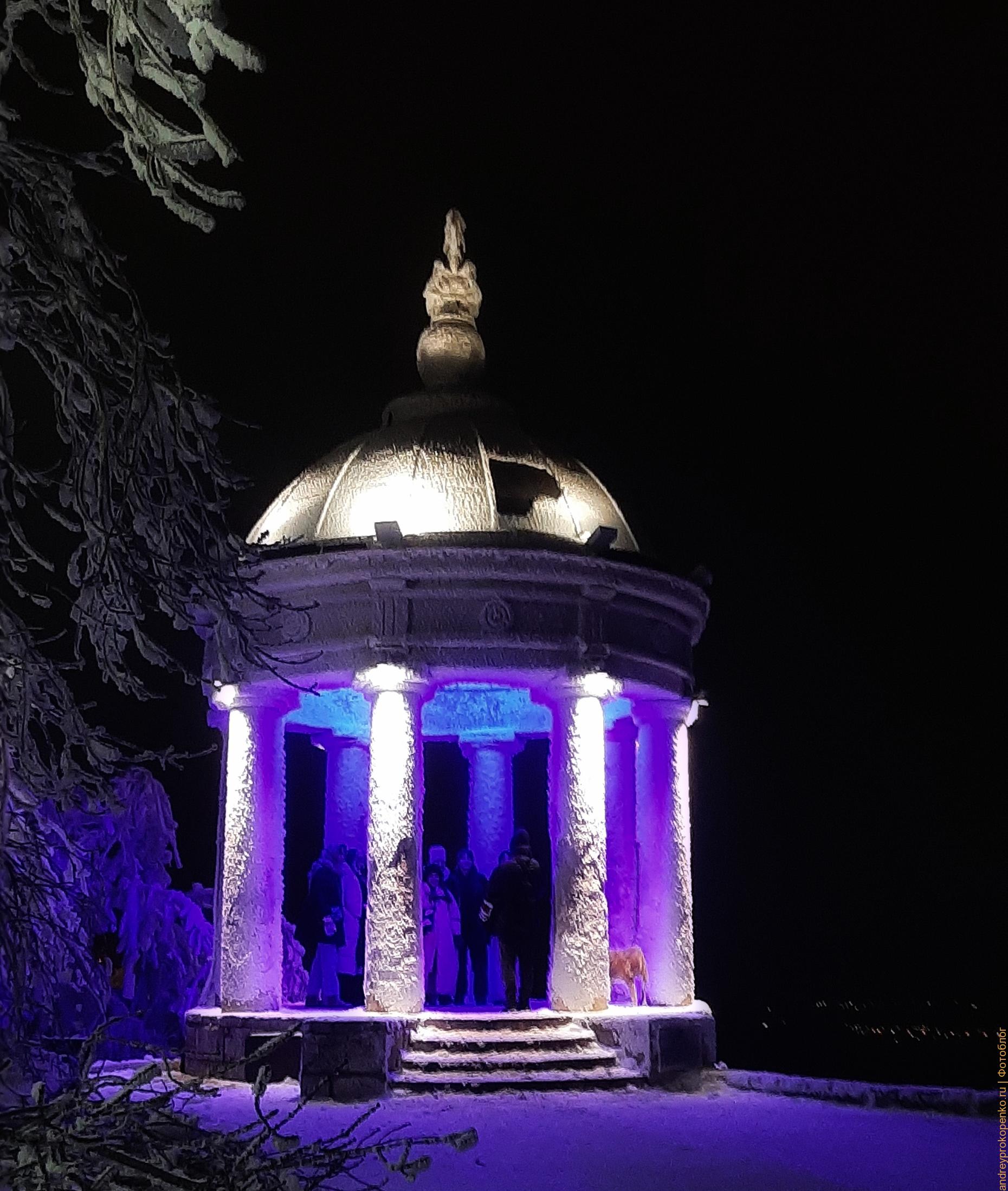 Эолова арфа в Пятигорске ночью