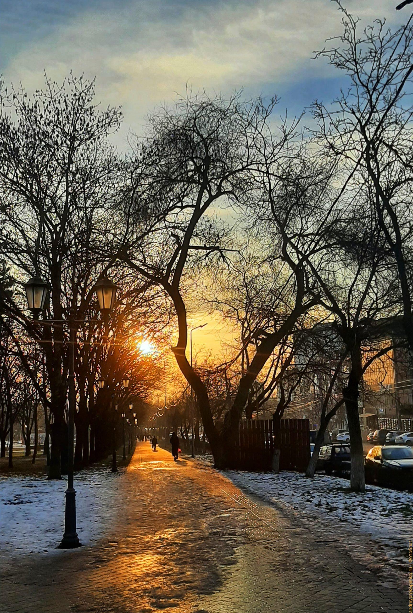 Яркий зимний закат в Пятигорске