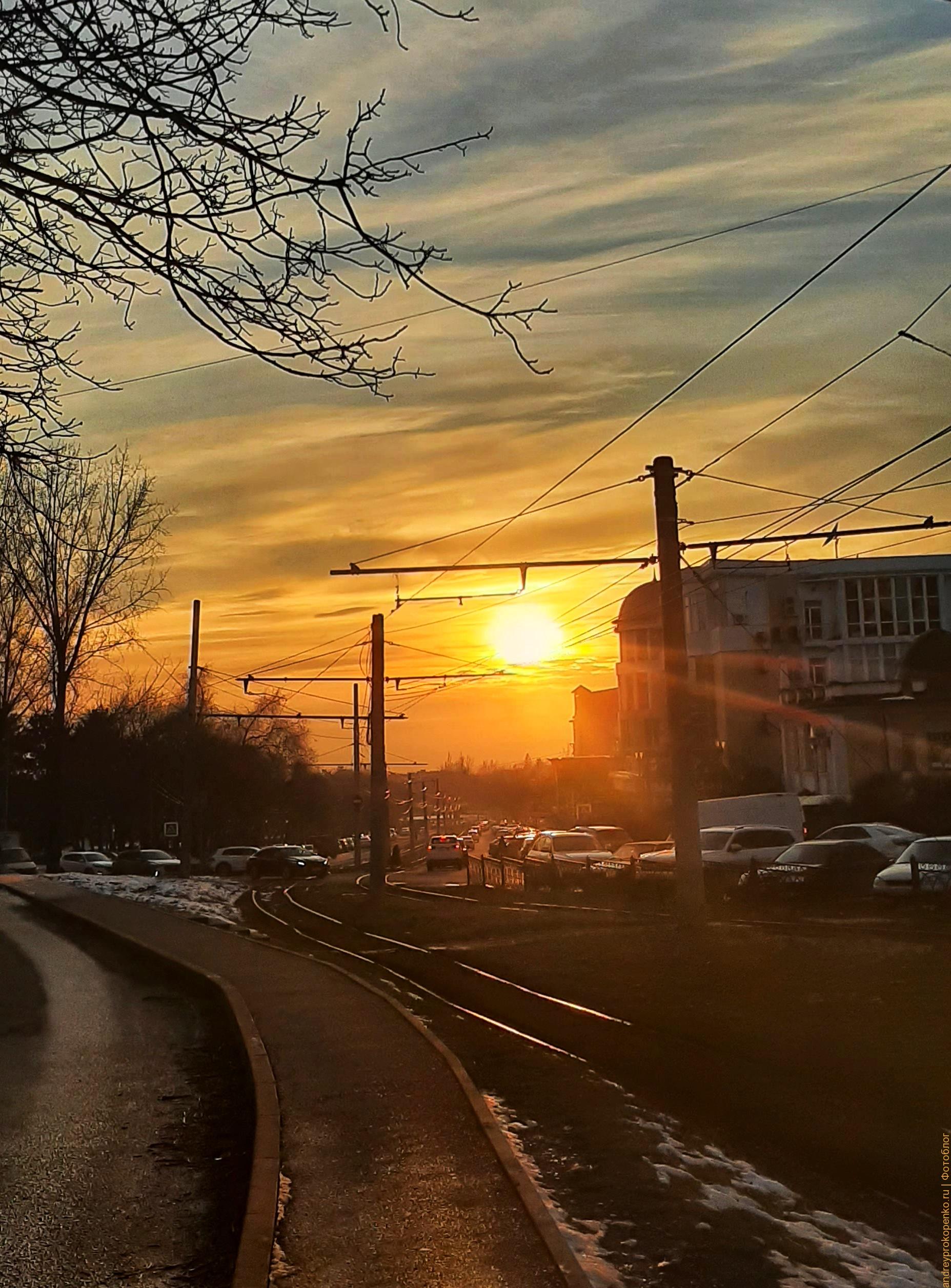 Яркий зимний закат в Пятигорске