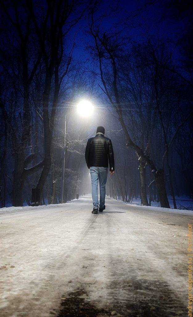 Ночь. Улица. Фонарь