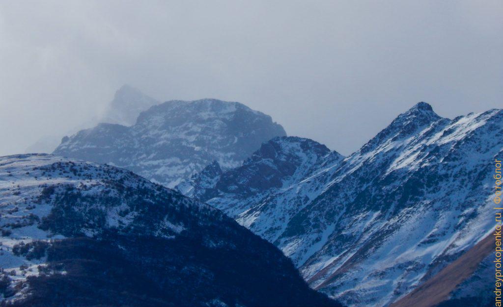 Северная Осетия. Фиагдон. Башни и горы. Фото с фотоаппарата