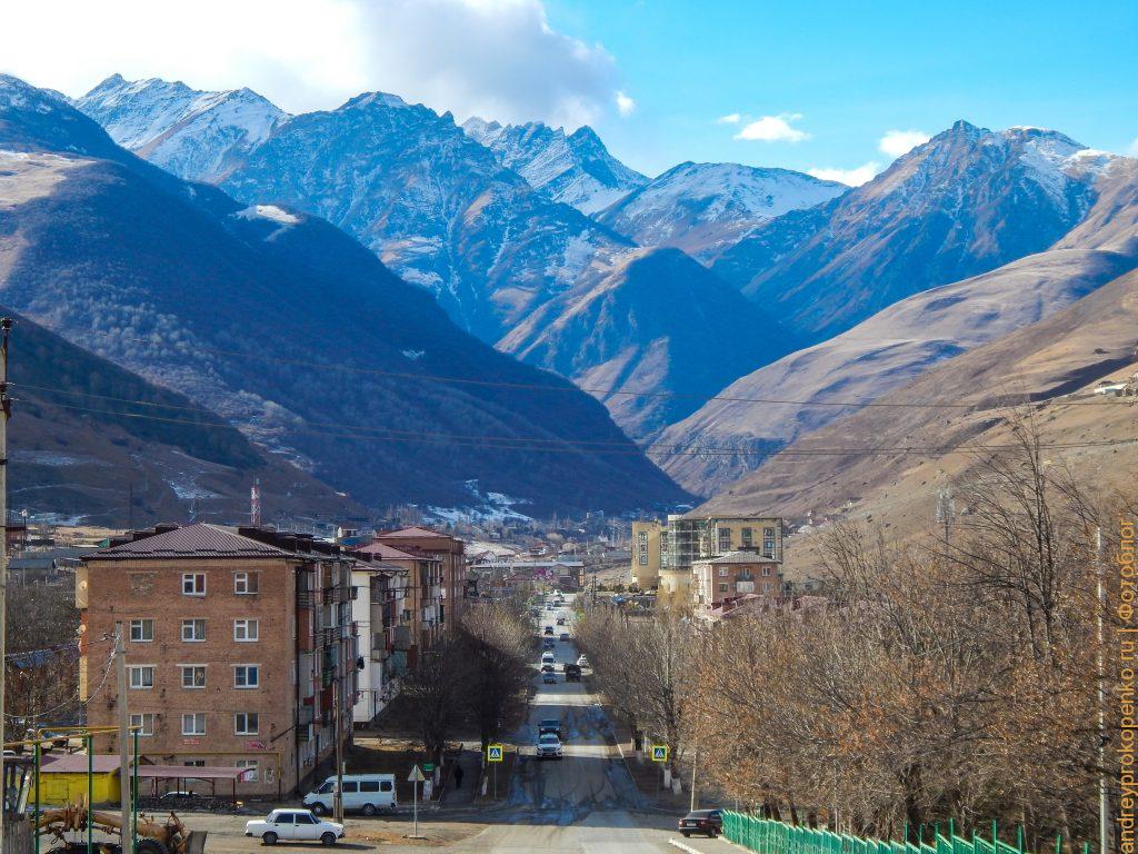 Северная Осетия. Фиагдон. Башни и горы. Фото с фотоаппарата