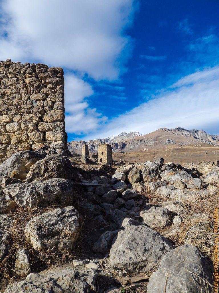 Северная Осетия. Фиагдон. Башни и горы. Фото с фотоаппарата