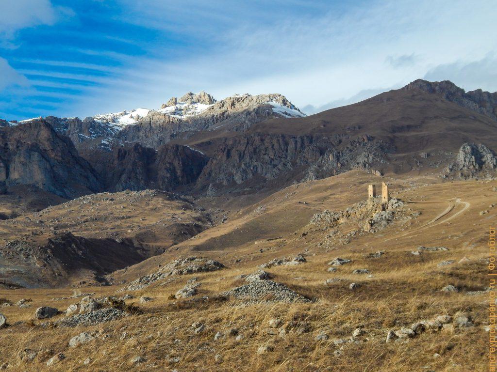 Северная Осетия. Фиагдон. Башни и горы. Фото с фотоаппарата