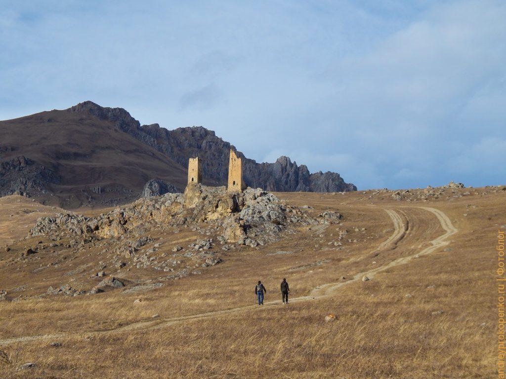 Северная Осетия. Фиагдон. Башни и горы. Фото с фотоаппарата
