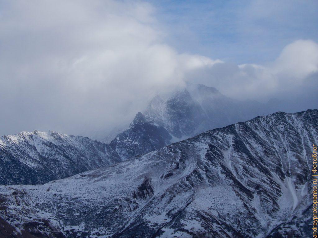 Северная Осетия. Фиагдон. Башни и горы. Фото с фотоаппарата