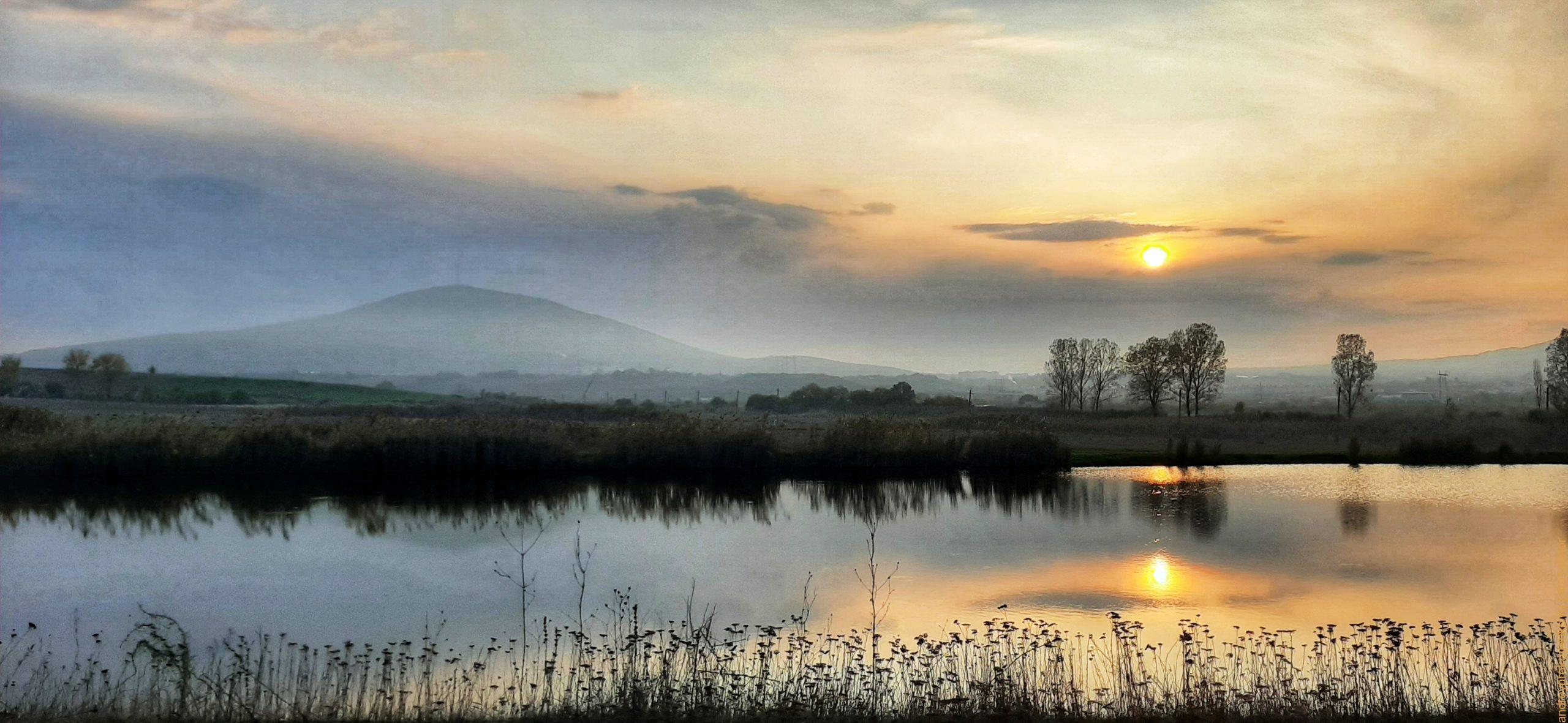 Осенний закат с видом на гору Машук