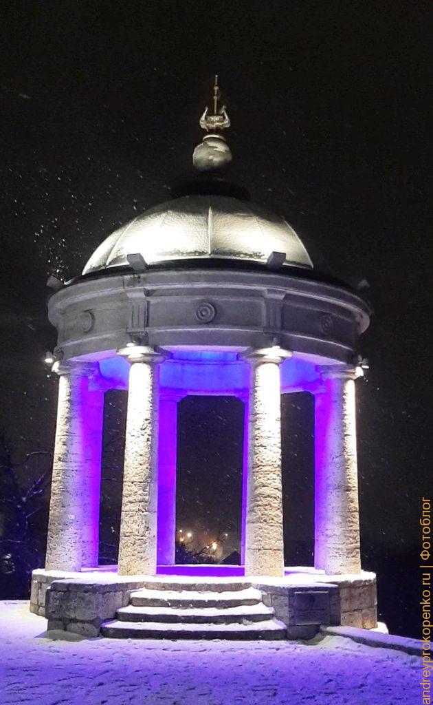 Эолова арфа в Пятигорске зимой во время снегопада