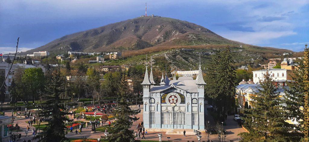 Весенний парк Цветник в Пятигорске