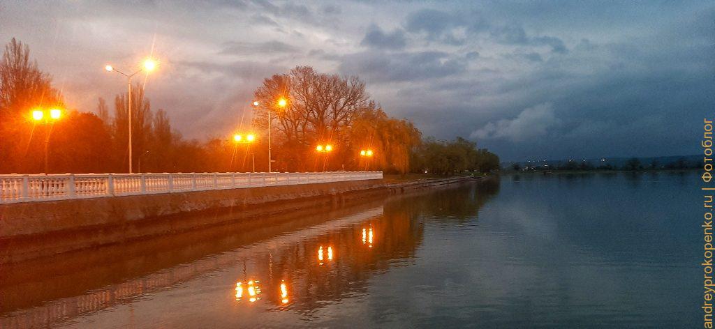 Закатная весенняя рыбалка в конце апреля на Новопятигорском озере