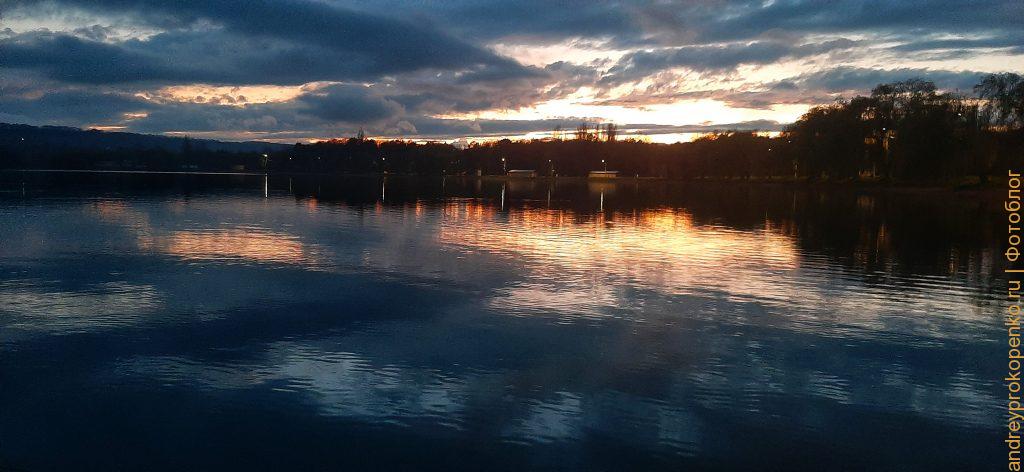 Закатная весенняя рыбалка в конце апреля на Новопятигорском озере