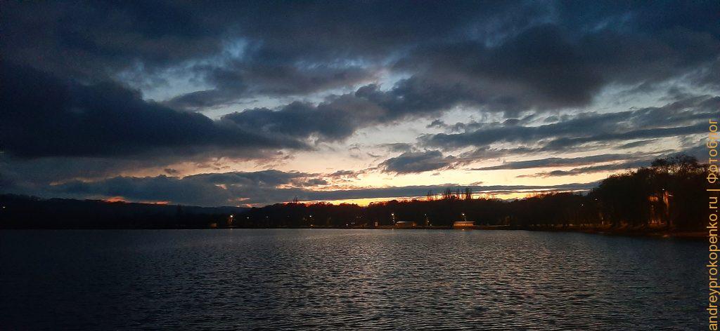 Закатная весенняя рыбалка в конце апреля на Новопятигорском озере