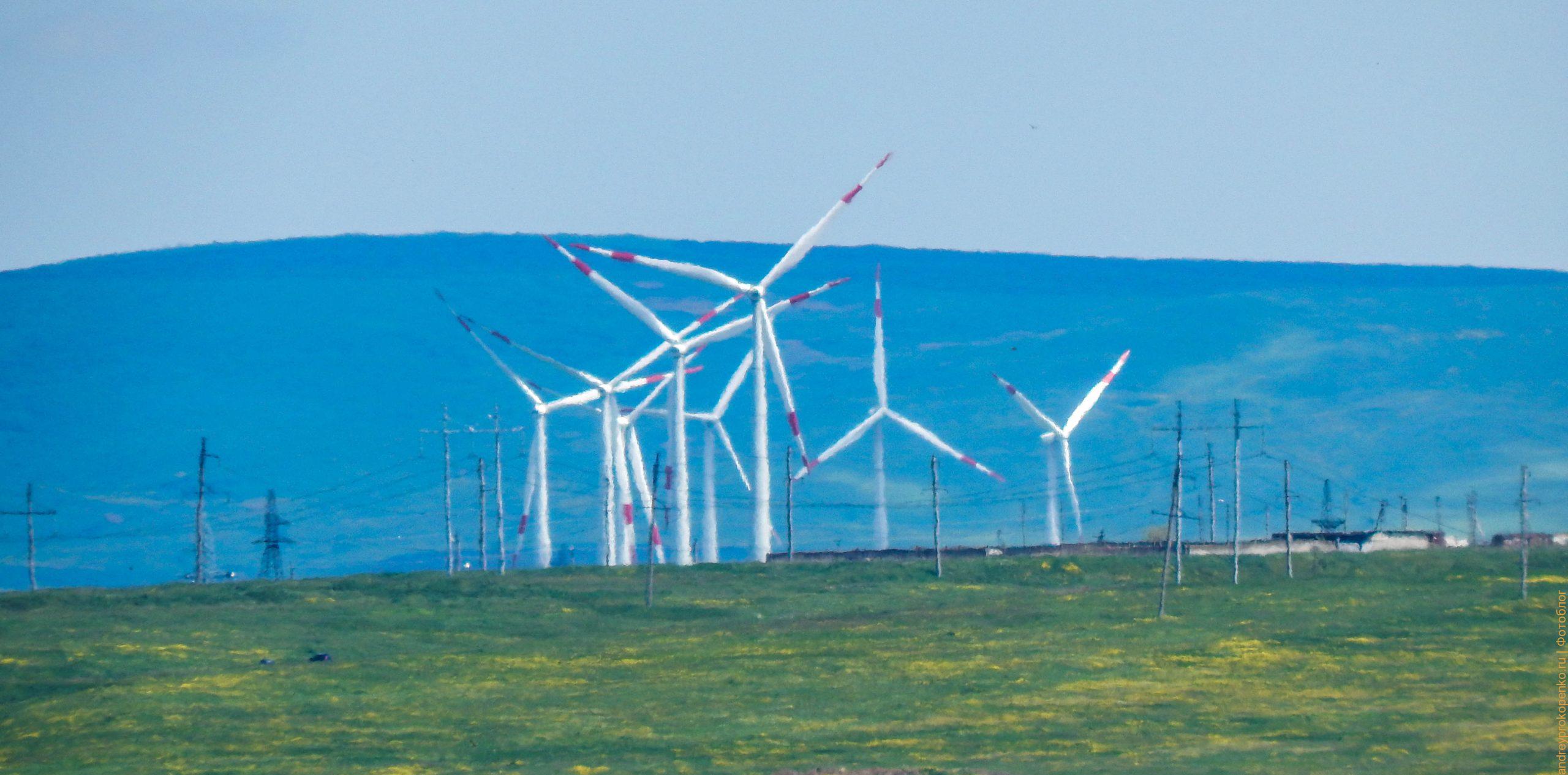 Невинномысск. Дымящие трубы, огромный факел и ветряки