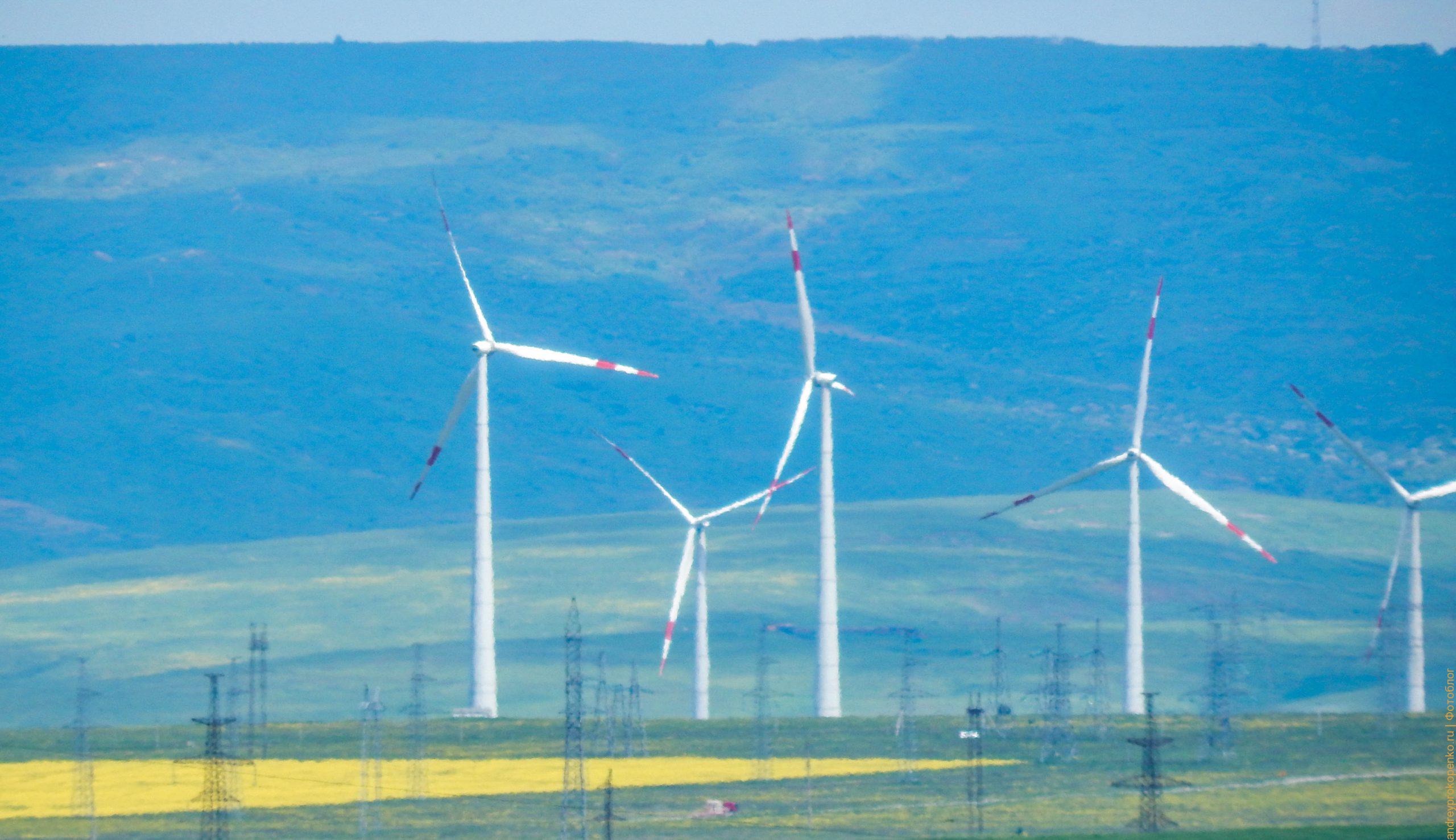 Невинномысск. Дымящие трубы, огромный факел и ветряки