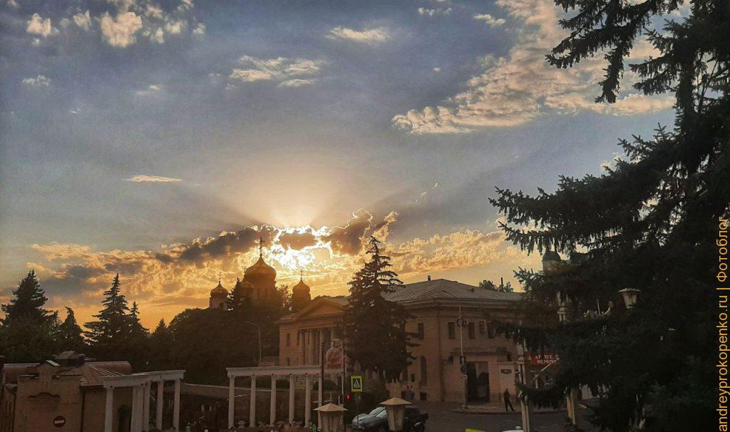 Необычный закат в центре Пятигорска