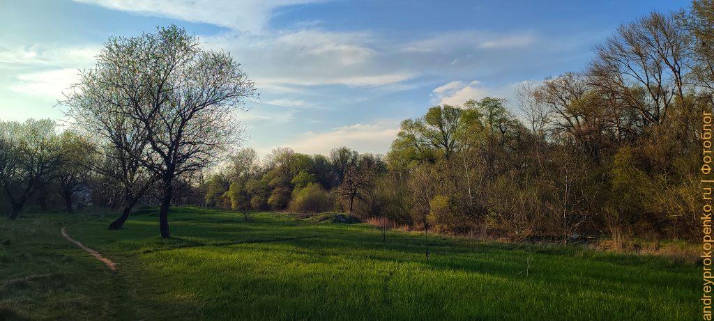Весенняя прогулка по берегу горной реки в Пятигорске