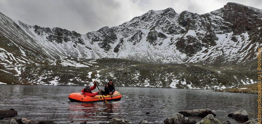 Высокогорное озеро Шобайдак в Карачаево-Черкессии