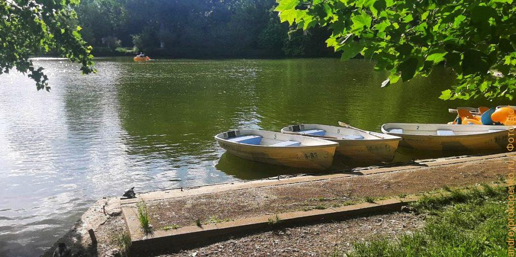 Прогулка около озера в Пятигорске