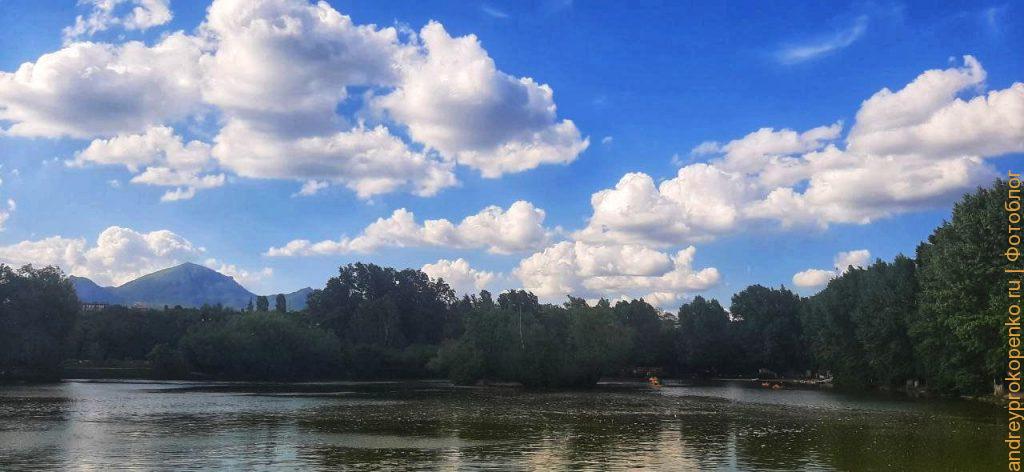 Прогулка около озера в Пятигорске