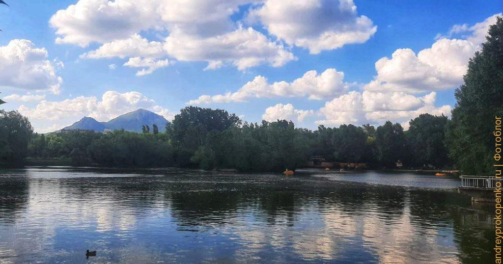 Прогулка около озера в Пятигорске