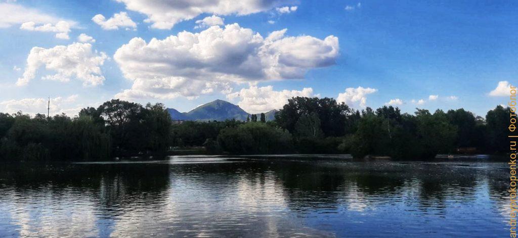 Прогулка около озера в Пятигорске